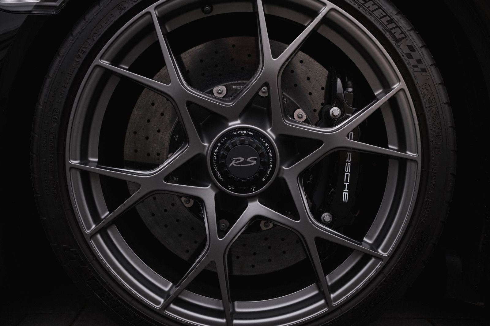 Fahrzeugabbildung Porsche 718 Cayman GT4 RS -Weissach-Kamera-Lift-PCCB