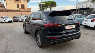 Porsche Cayenne - 2