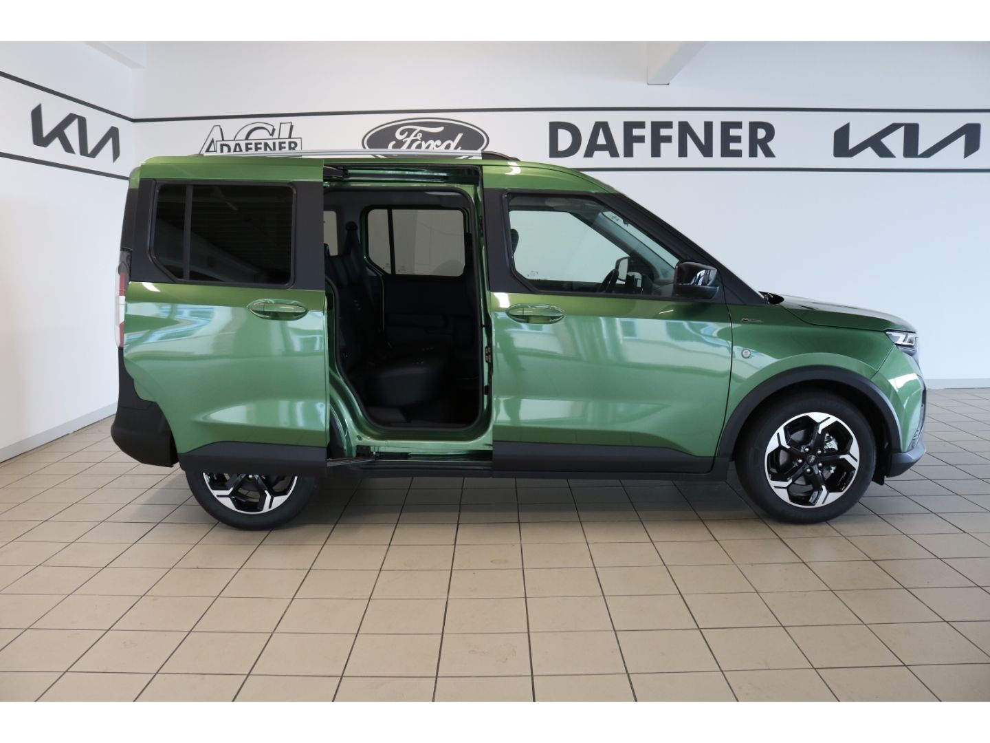 Fahrzeugabbildung Ford Tourneo Courier Active AUTOMATIK,