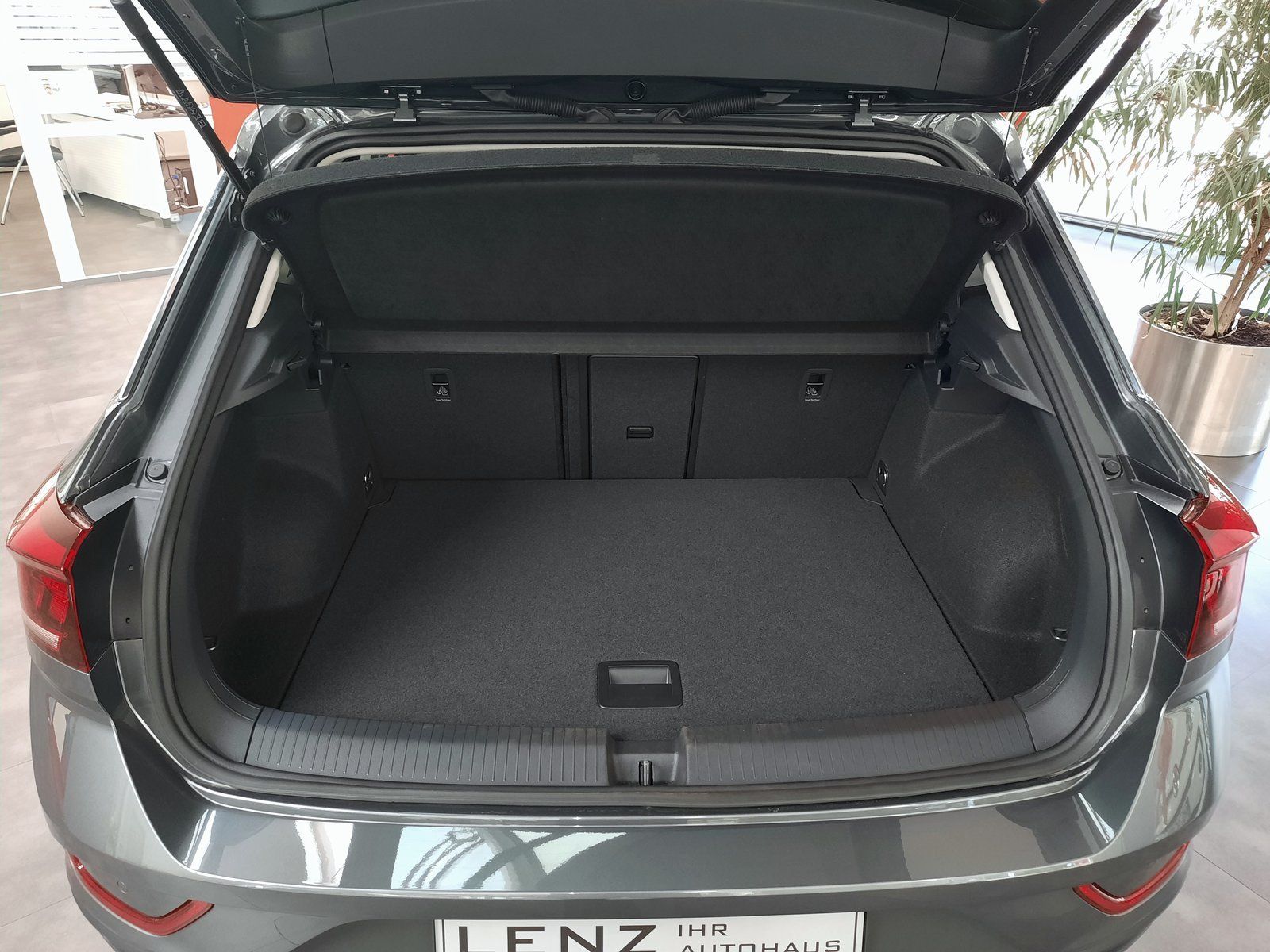 Fahrzeugabbildung Volkswagen T-Roc Move TSI *AHK*Cam*Navi*LED*PDC*Sitzhzg*ACC