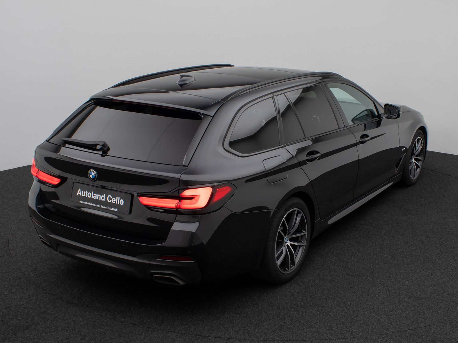 Fahrzeugabbildung BMW 530d xD M Sport Panoram Kamera Laser HUD DAB H/K
