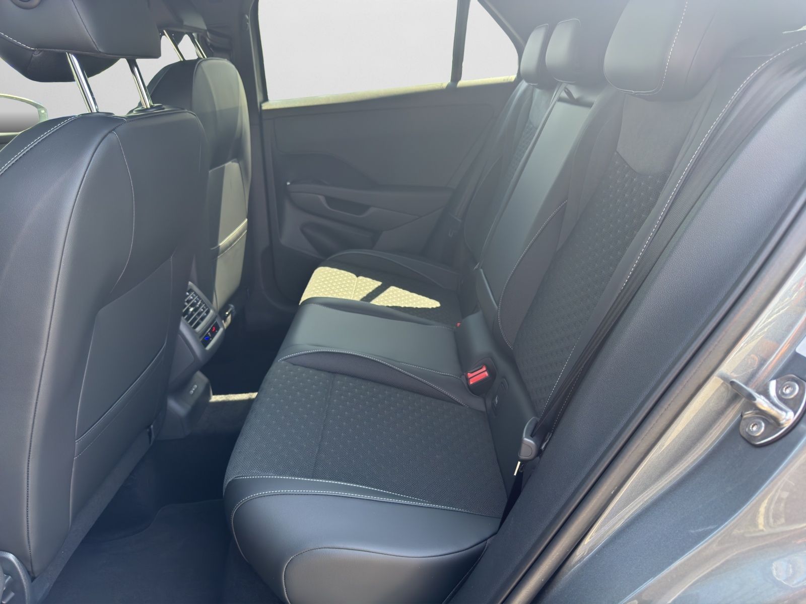 Volkswagen T-Roc - Bild 16