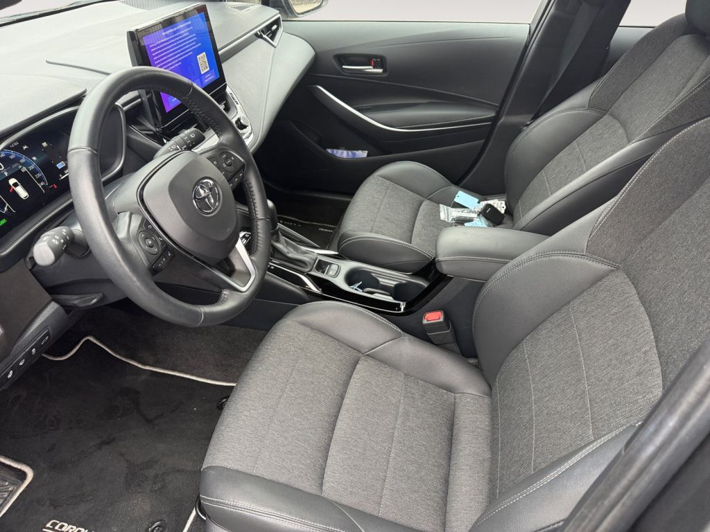 Fahrzeugabbildung Toyota Corolla 1.8 Hybrid Touring Sports Team Deutschla