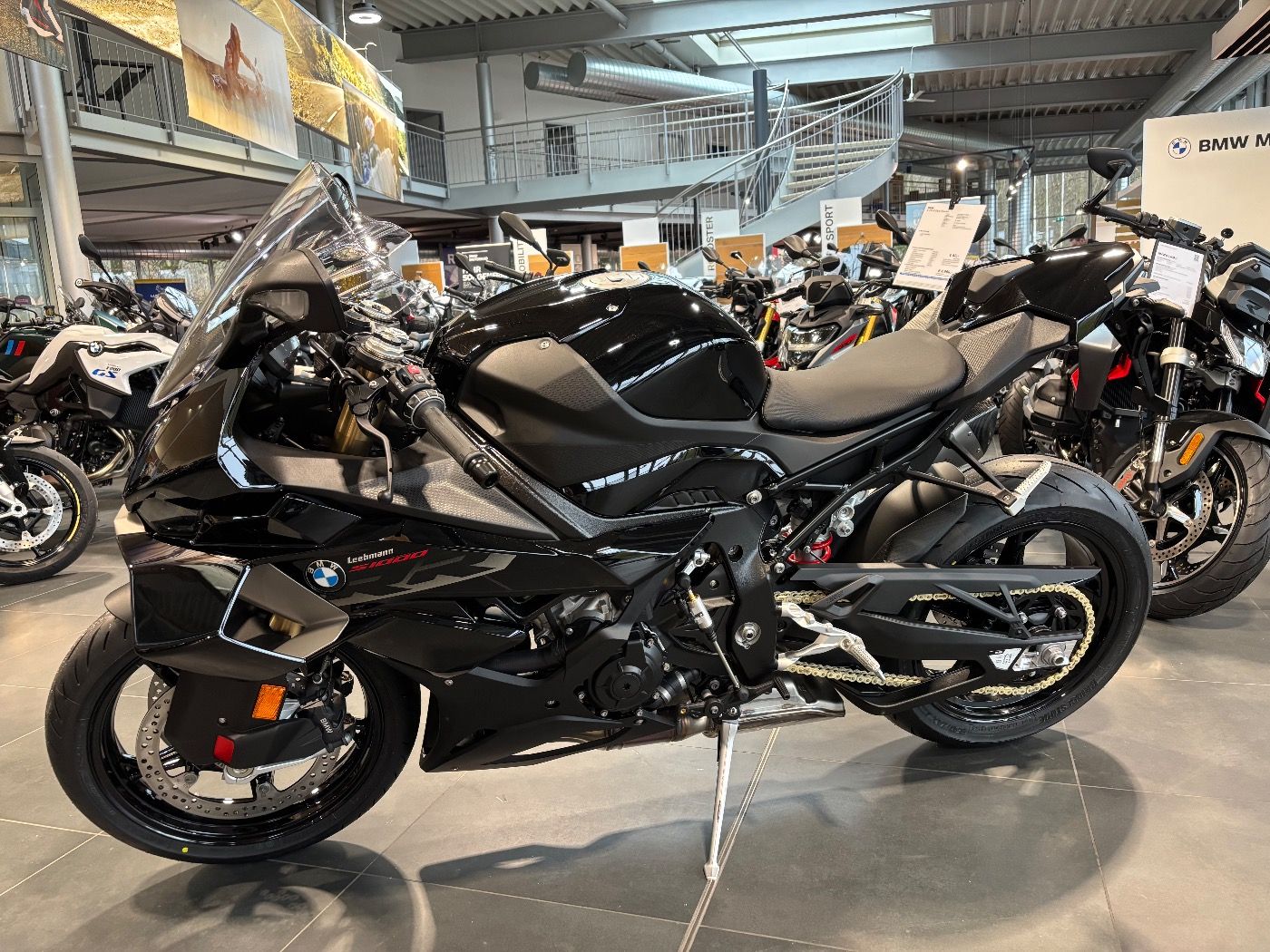 Fahrzeugabbildung BMW S 1000 RR Race- und Dynamikpaket