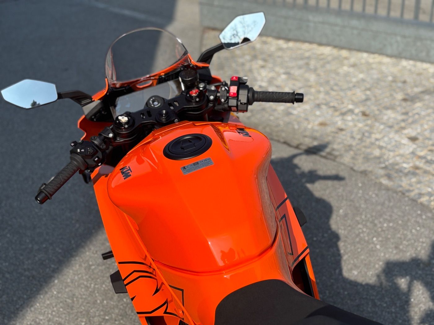 Fahrzeugabbildung KTM 990 RC R 48 Monate Garantie Modell 2026, beide F