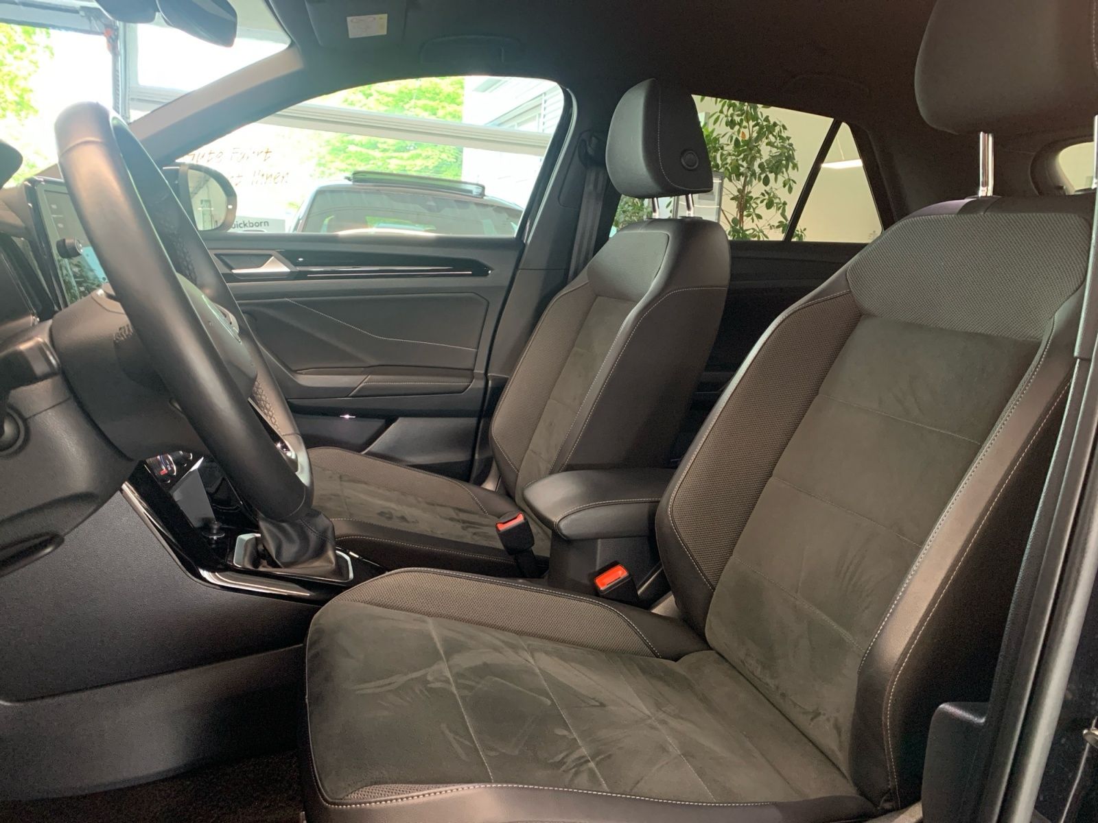 Volkswagen T-Roc - Bild 8