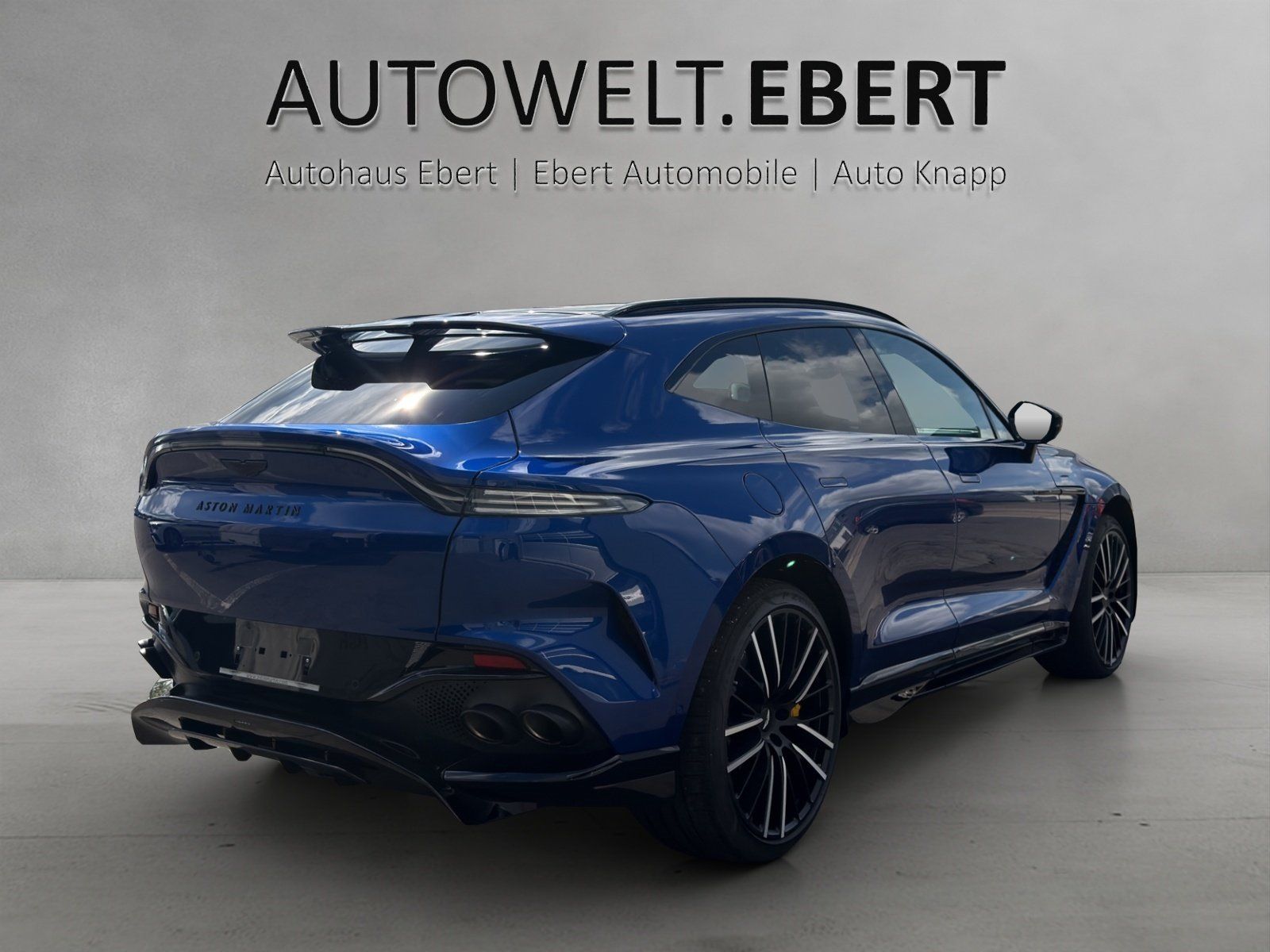 Fahrzeugabbildung Aston Martin DBX707 1.Hd.Aston AHK (TowBar) darkknight-havana