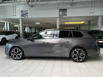 Fotografie 17 des Opel Astra Sports Tourer 1.2 Turbo Automatik Ultimate
