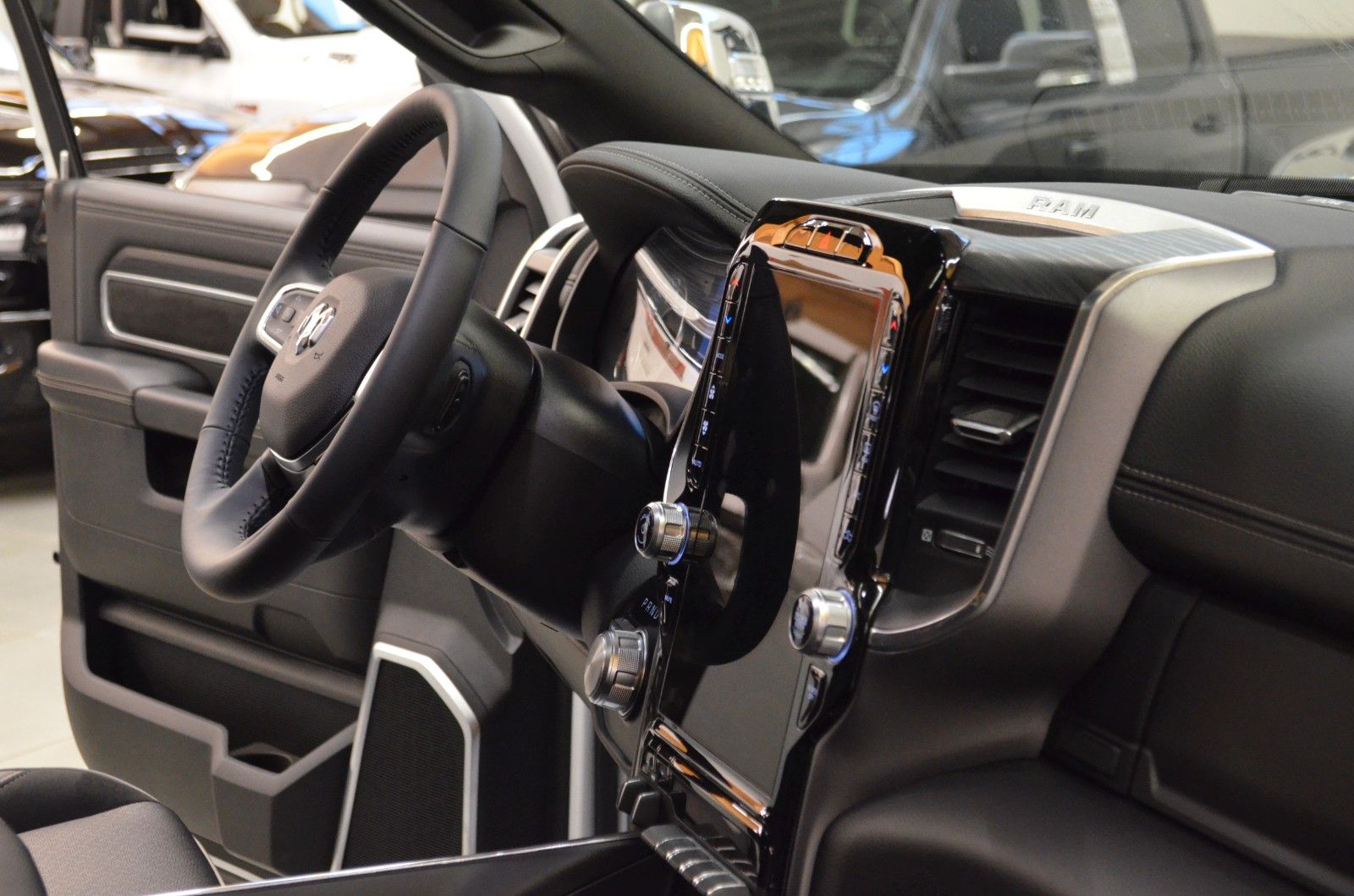 Fahrzeugabbildung Dodge RAM 2500 Laramie Crew Cab 4x4