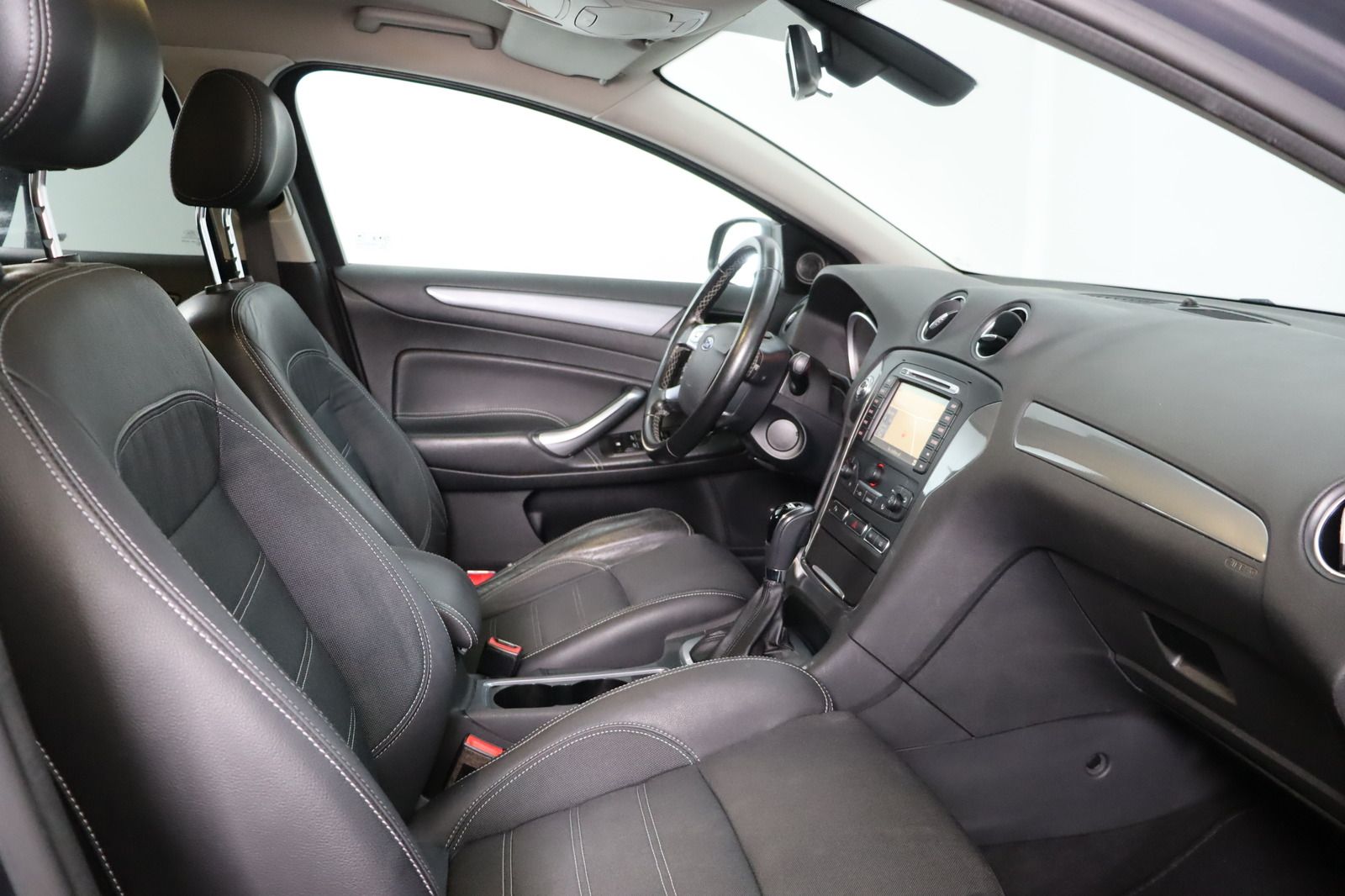 Fahrzeugabbildung Ford Mondeo 2.0TDCi Turnier * Navi * Memory * Sitzhz.