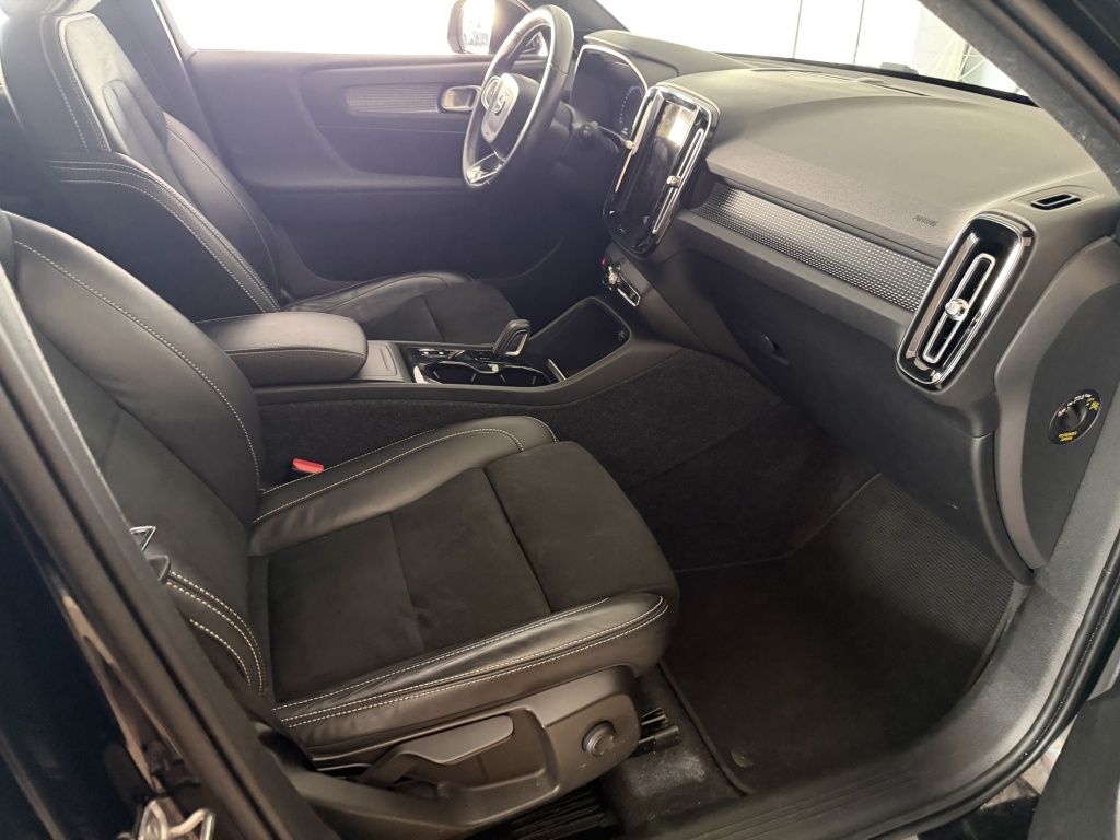 Volvo XC40 1.5 T2 R-Design imagem 3