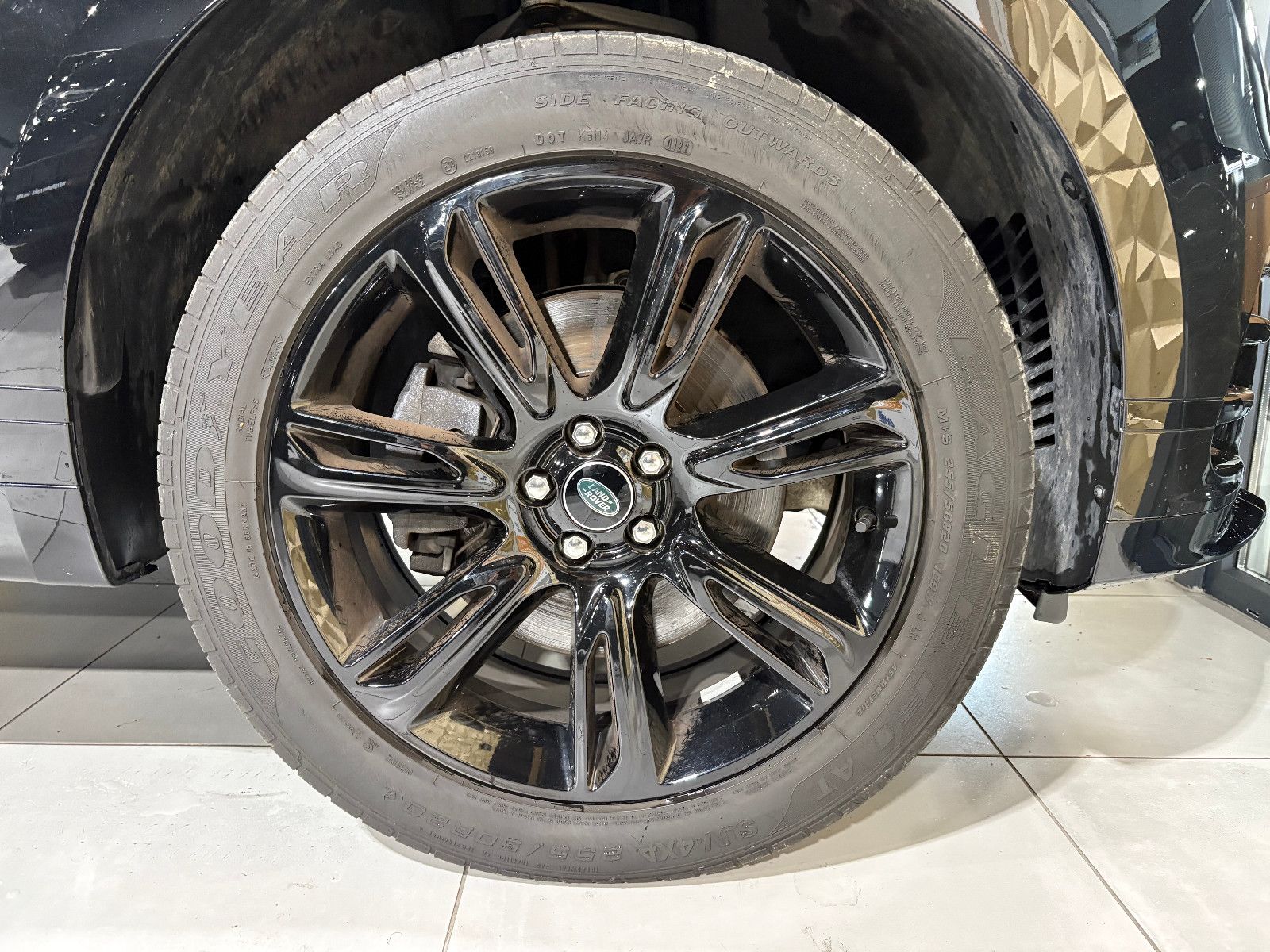 Fahrzeugabbildung Land Rover Range Rover Velar R-Dynamic SE/PANO/MEMORY/APPLE