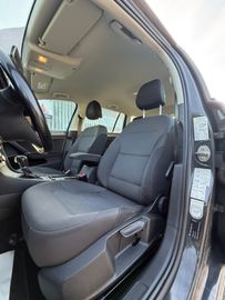 Volkswagen Golf - 10