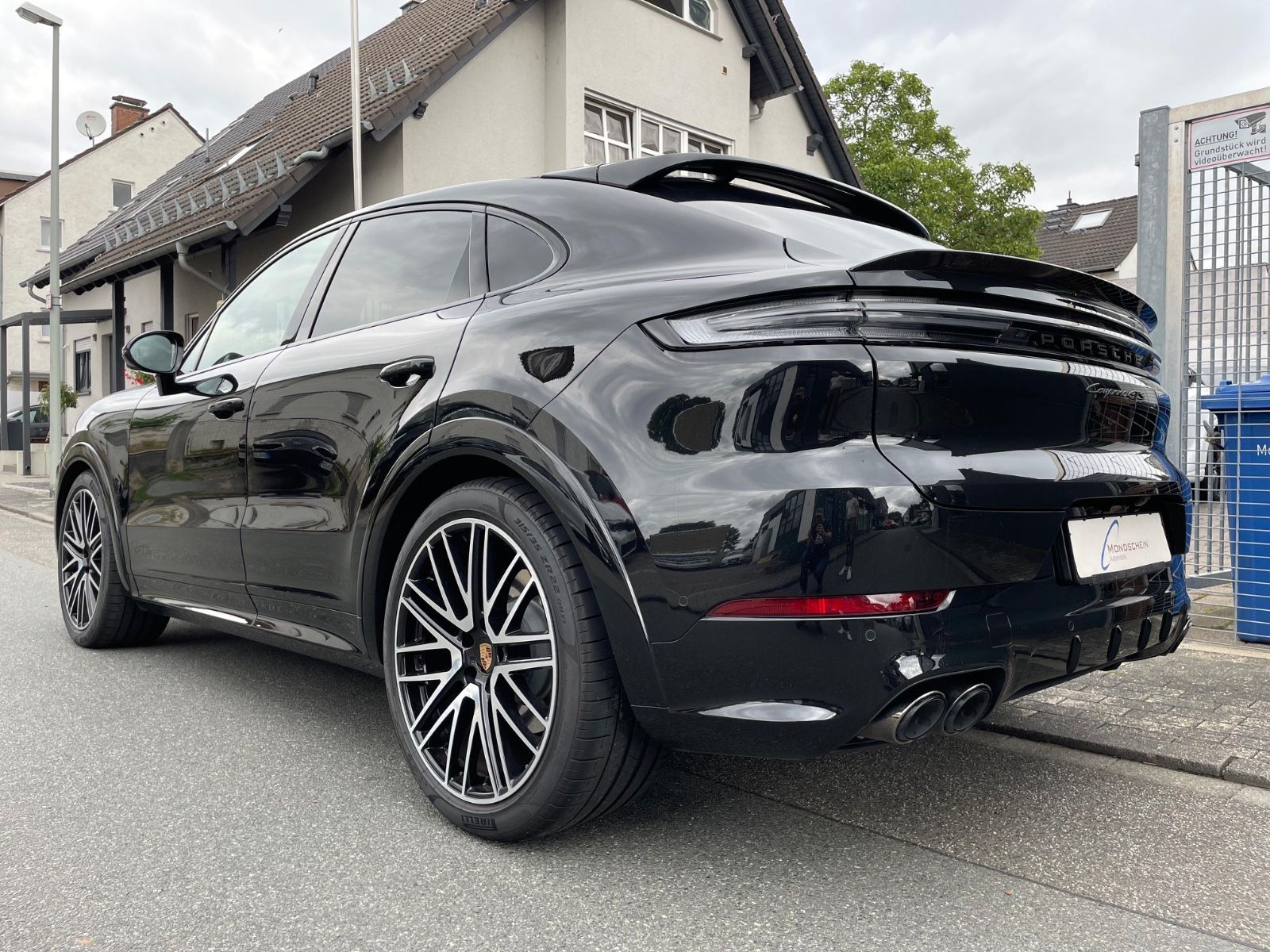 Fahrzeugabbildung Porsche Cayenne GTS Coupé |HUD|ACC|360°|3.Disp|Sportdesi