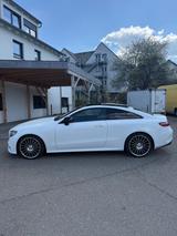 Mercedes-Benz E 350 / Pano /Volldigital /  8. Fach bereift  - Mercedes-Benz E 350 Gebrauchtwagen in Stuttgart