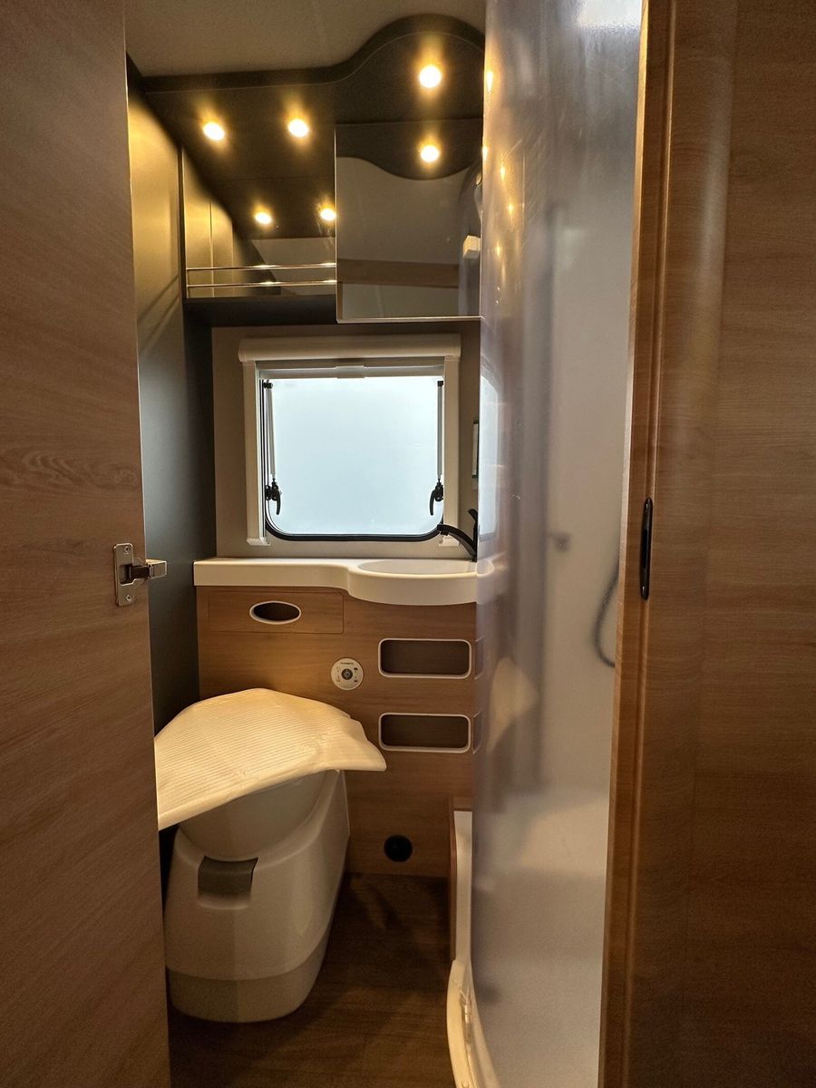 Fahrzeugabbildung Knaus L!VE TI PLATINUM SELECTION 700 MEG LIVE Lithium
