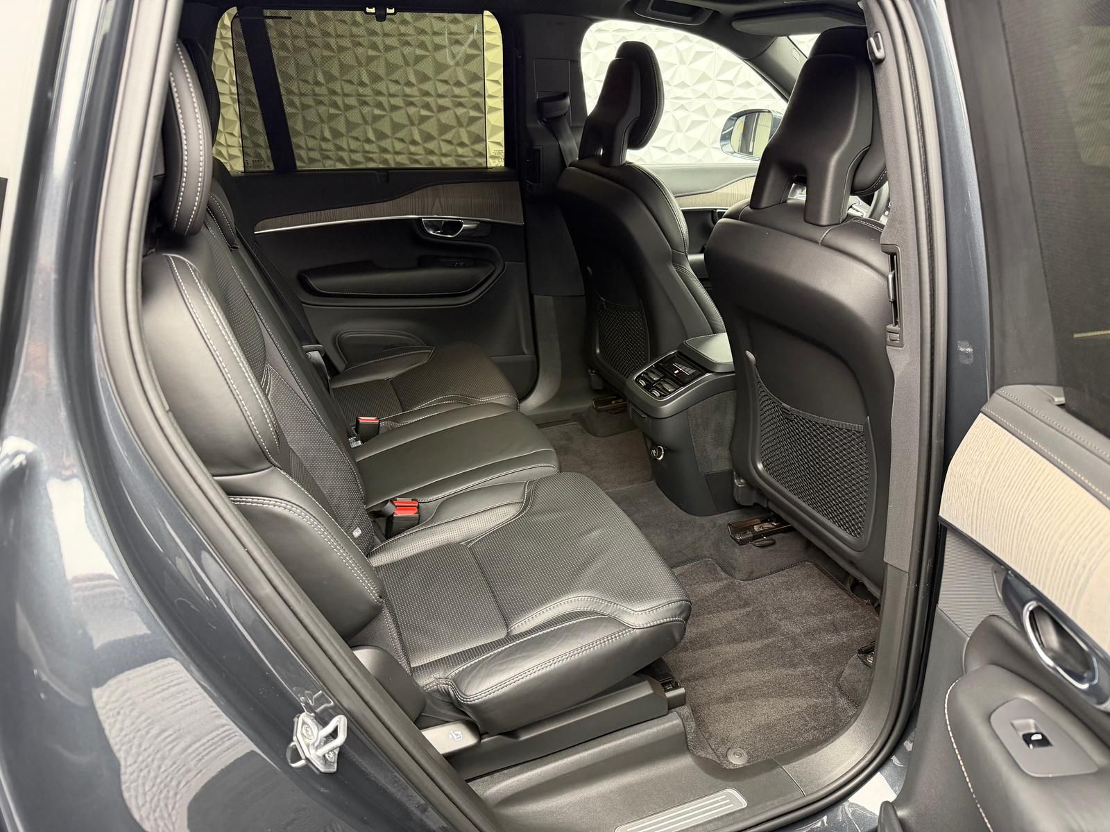 Fahrzeugabbildung Volvo XC90 B5PLUS 7-SITZE/AWD/PANO/H&K/ACC/360°/AHK/CA