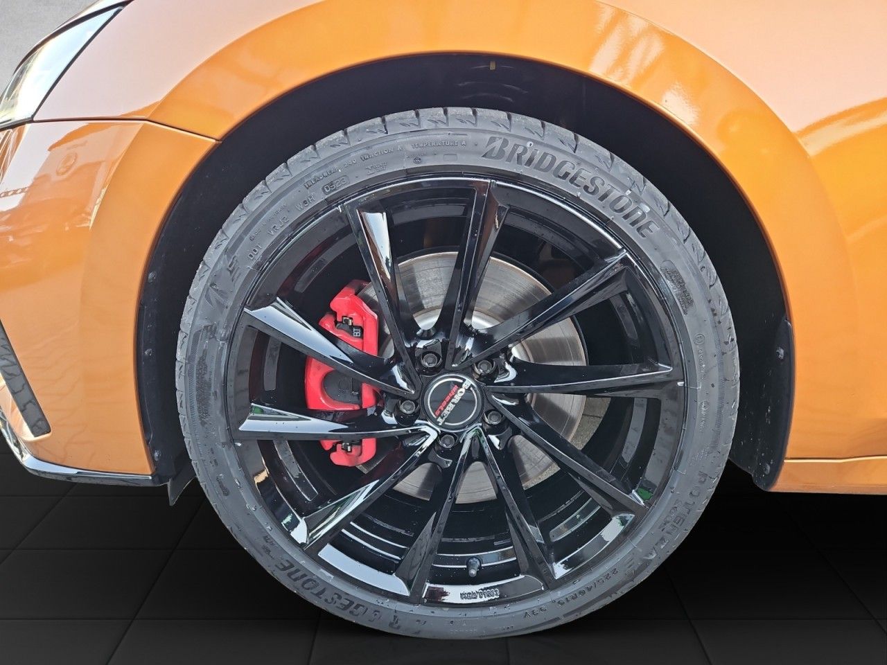 Fahrzeugabbildung SKODA Octavia Combi RS TSI 2.0 TSI DSG MATRIX/HUD/NAVI