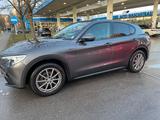 Alfa Romeo Stelvio 2.0 Turbo 16V 147kW Sprint AT8-Q4 Sprint - Alfa Romeo in München