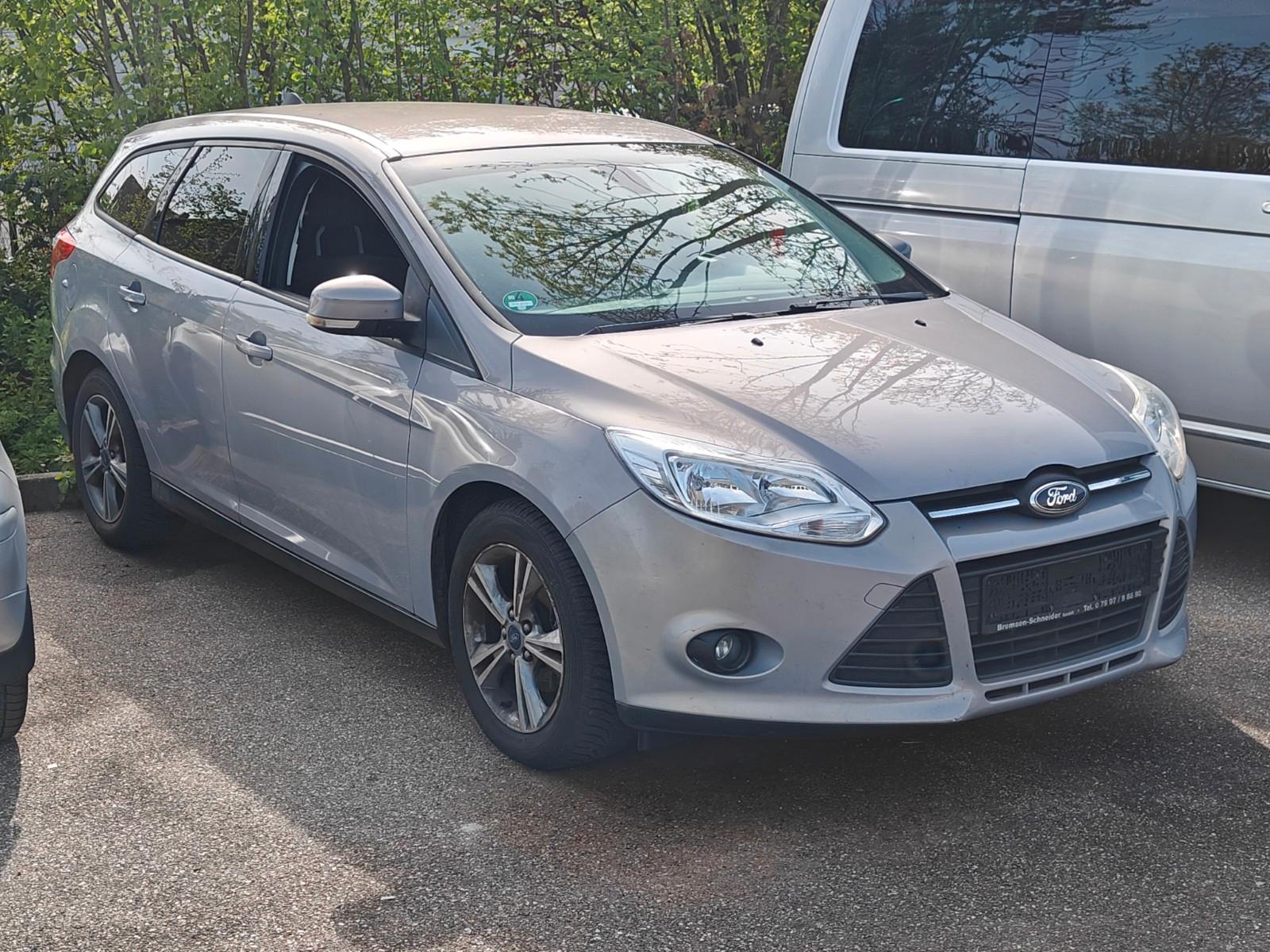 Ford Focus 2013 — rear view