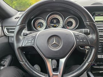 Mercedes E 200 - 12