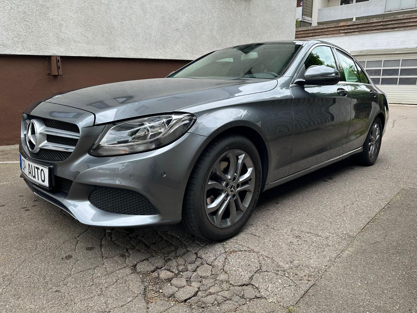 Mercedes-Benz C 180 CGI Lim. Automatik Navi Leder