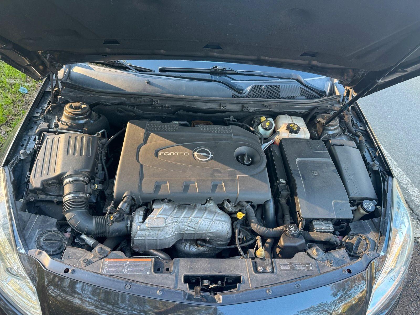 Opel Insignia 2010 — photo 8