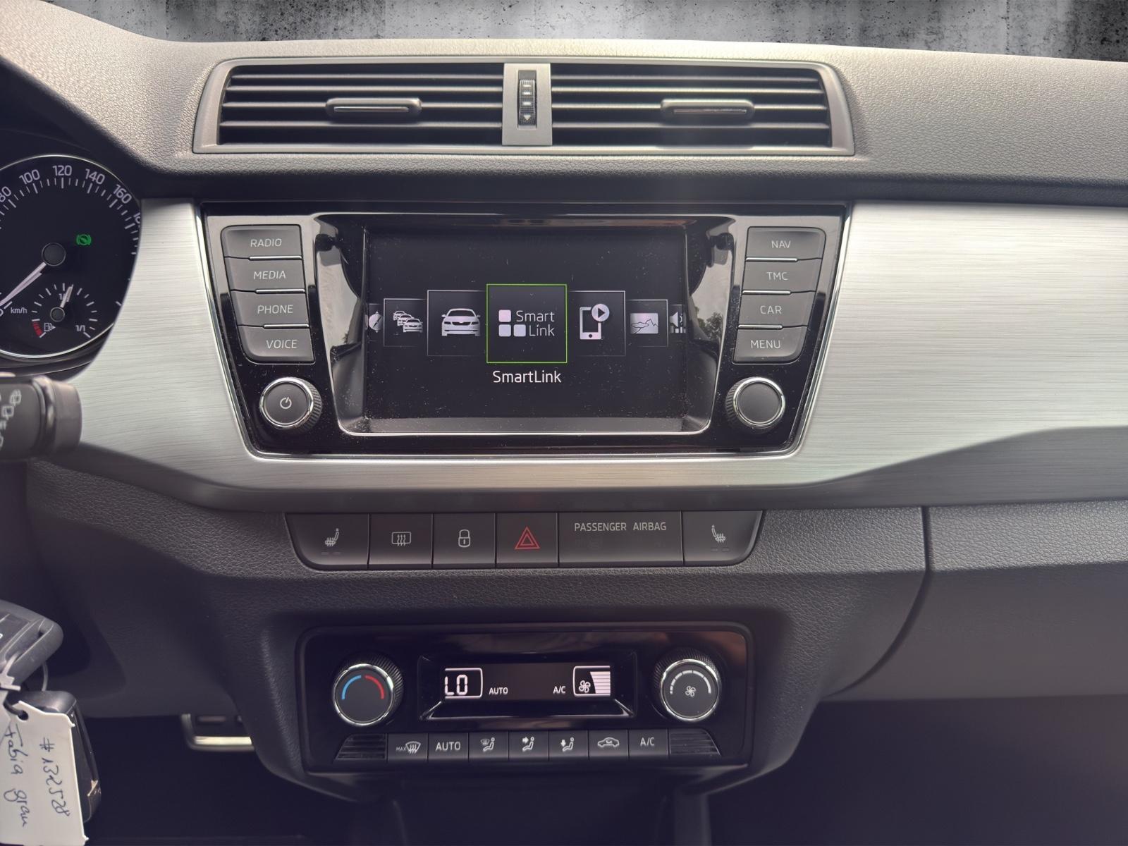 Skoda Fabia Drive*Navi*CarPlay*LED*AHK*1.Hand*uvm.