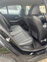 BMW 320i Luxury Line Automatik  - BMW 320 in Oberhausen
