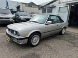 BMW 318i Cabrio E30 Leder SHZ - BMW 318 mit Benzin-Antrieb: Cabrio, 318i E30