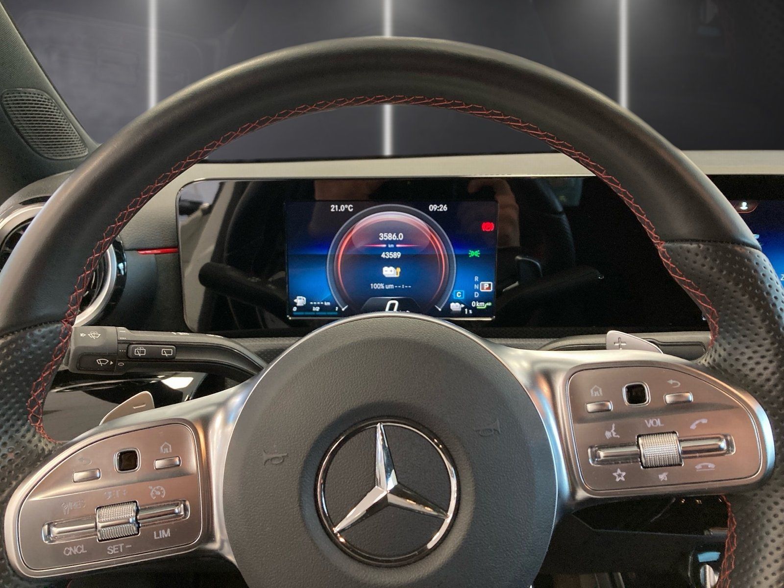 Fahrzeugabbildung Mercedes-Benz A 250 e AMG*LED*CarPlay*MBUX-HighEnd*Parktronic*