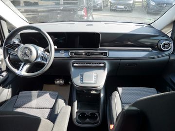 Mercedes V 220 - 6