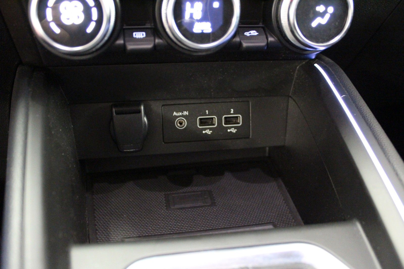 Fahrzeugabbildung Renault Clio TCe 90 Intens*Winterpaket*City Paket*