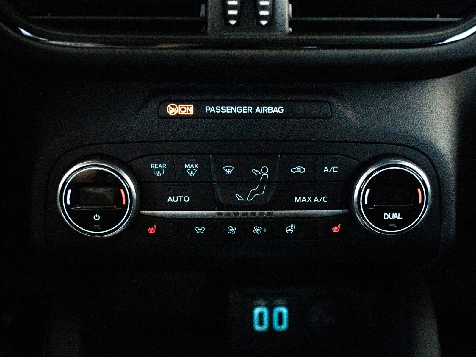 Fahrzeugabbildung Ford Kuga PHEV ST-Line X AUTOM./WINTER-P./B&O