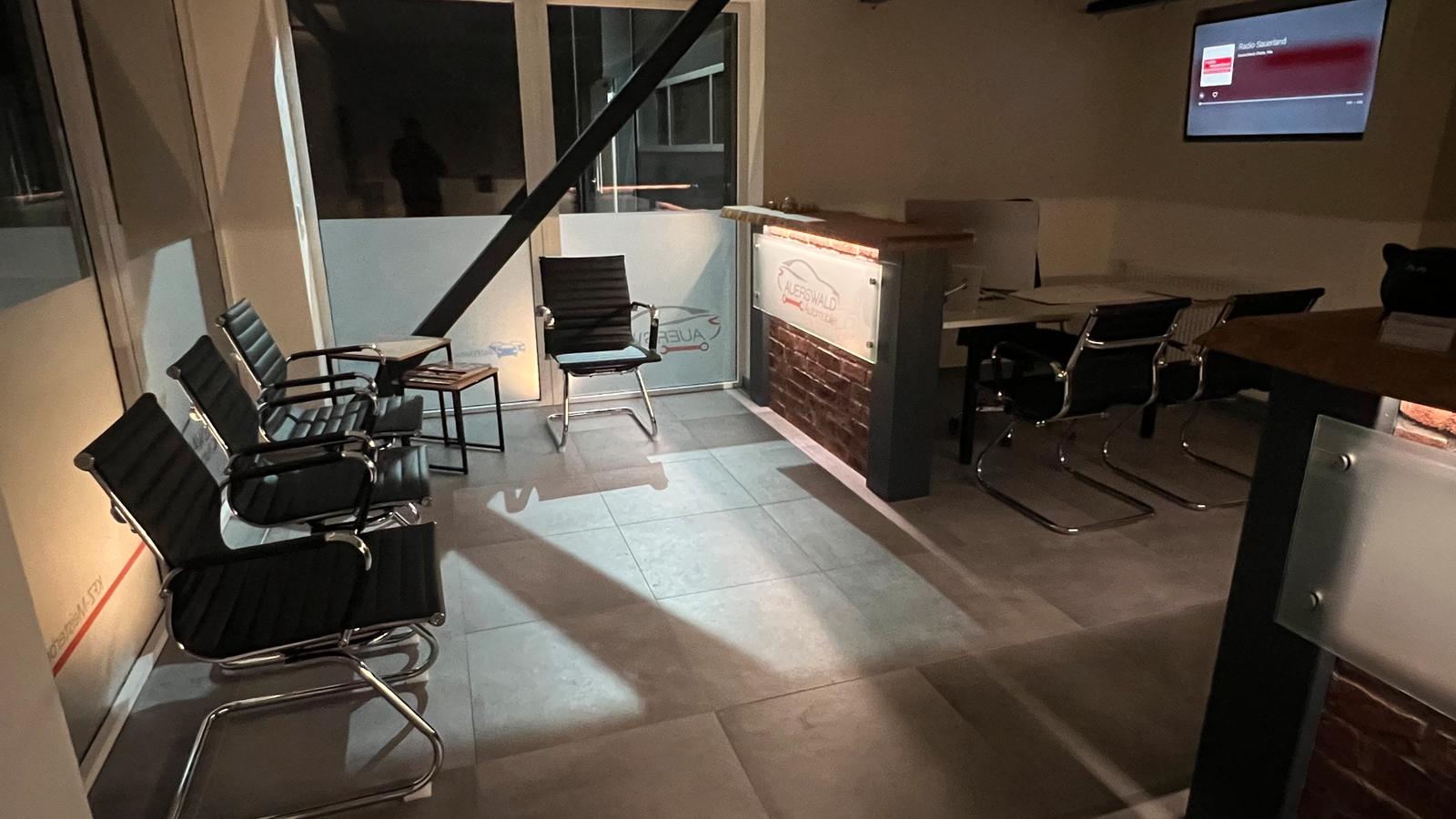 showroom-image-bottom