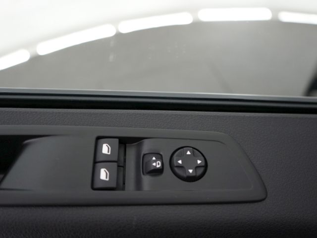 Zafira Life e TOURER M 75kWh AT 6-SITZER+BI XENO