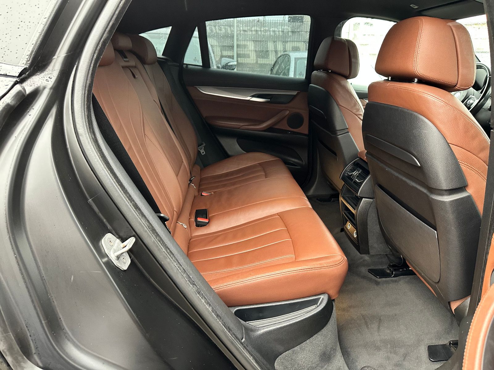 Fahrzeugabbildung BMW X6 M50 M SPORTPAKET*AHK+KAMERA*