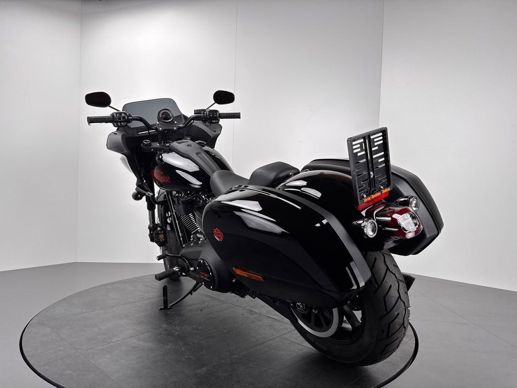 Fahrzeugabbildung Harley-Davidson LOW RIDER ST FXLRST