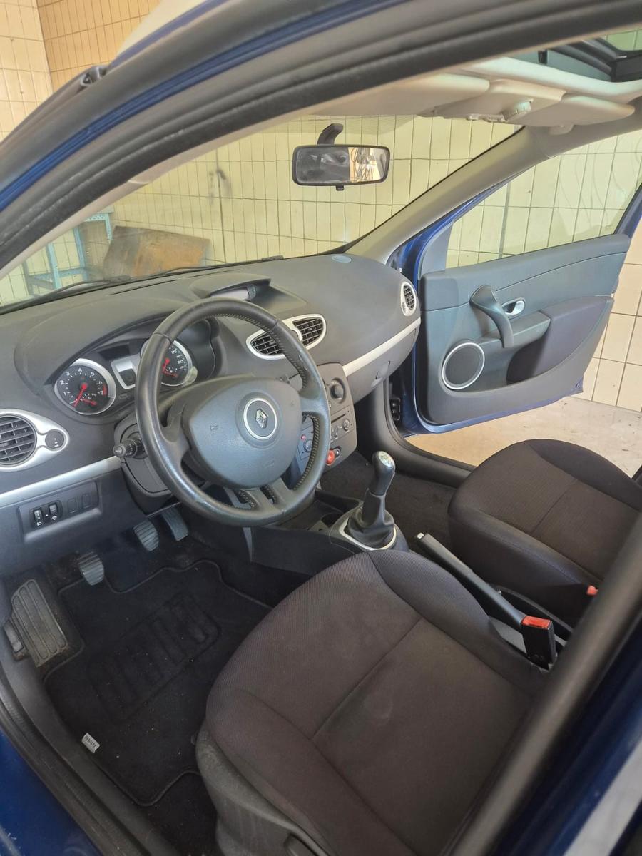Renault Clio 2008 — photo 17