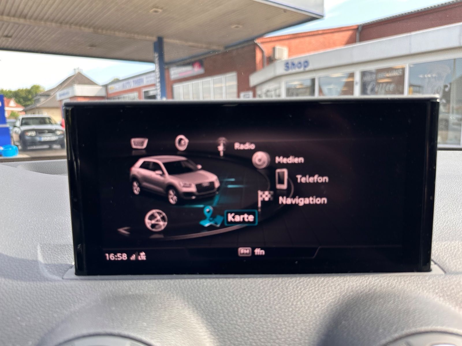 Fahrzeugabbildung Audi Q2 35 TFSI Navi/Virtual/APP/eHeck/RFK/PDC/LED