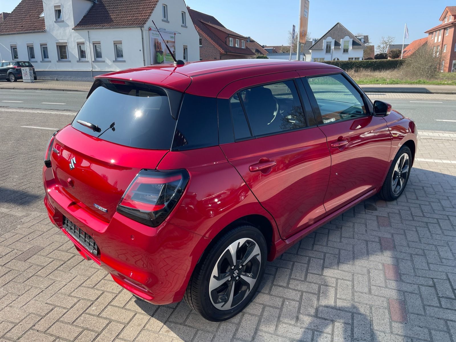 Fahrzeugabbildung Suzuki Swift 1.2 Dualjet Comfort+ Automatik Navi Kamera