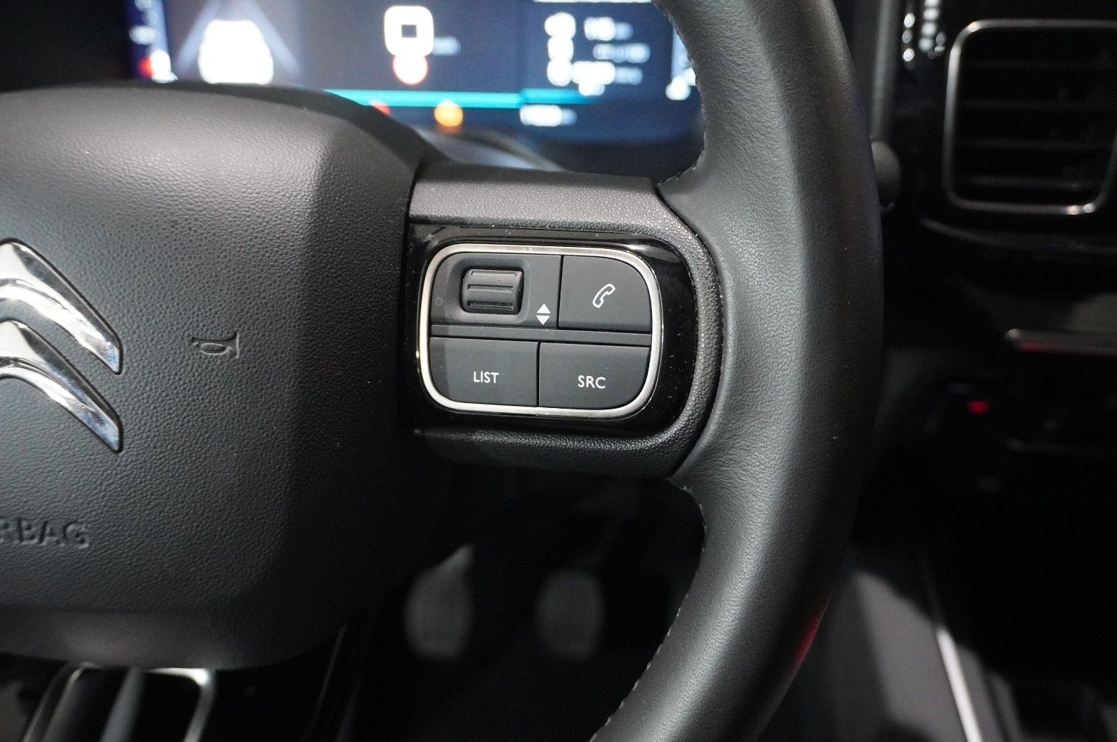Fahrzeugabbildung Citroën C5 Aircross 1.2T FEEL PACK NAVI/LED/KAMERA/VIRT.