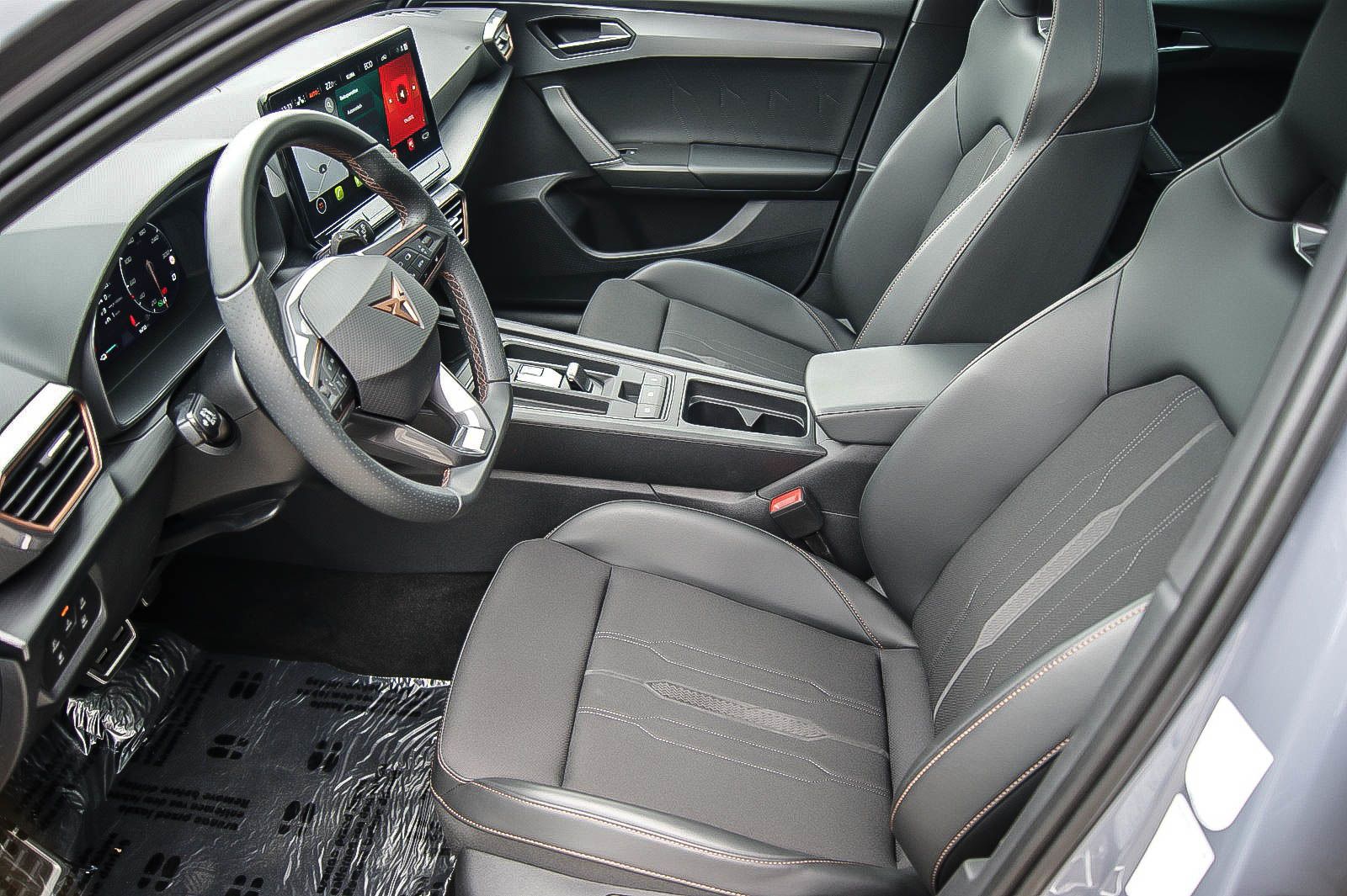 Fahrzeugabbildung CUPRA Leon Sportstourer e-Hybrid PANORAMA CARPLAY ACC