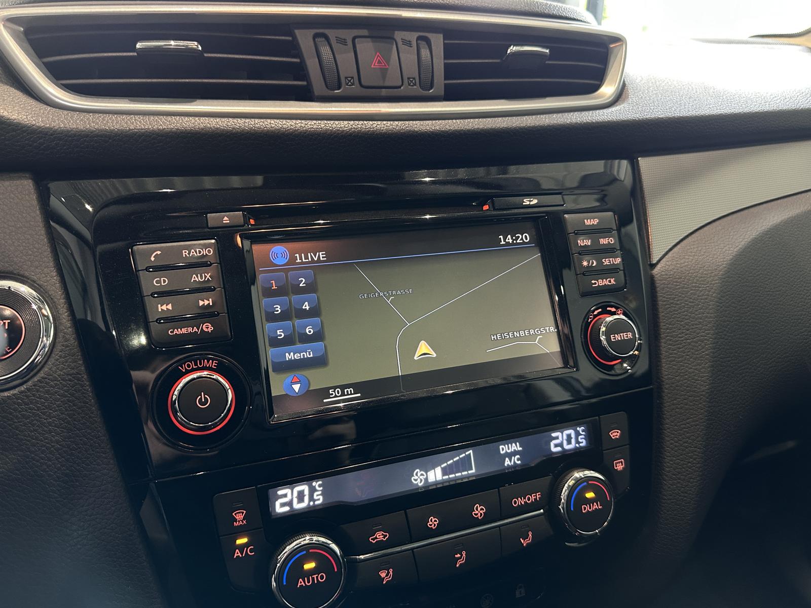 Nissan Qashqai *PANO, SPURHALTE, TOTWINKEL, 360GR.*