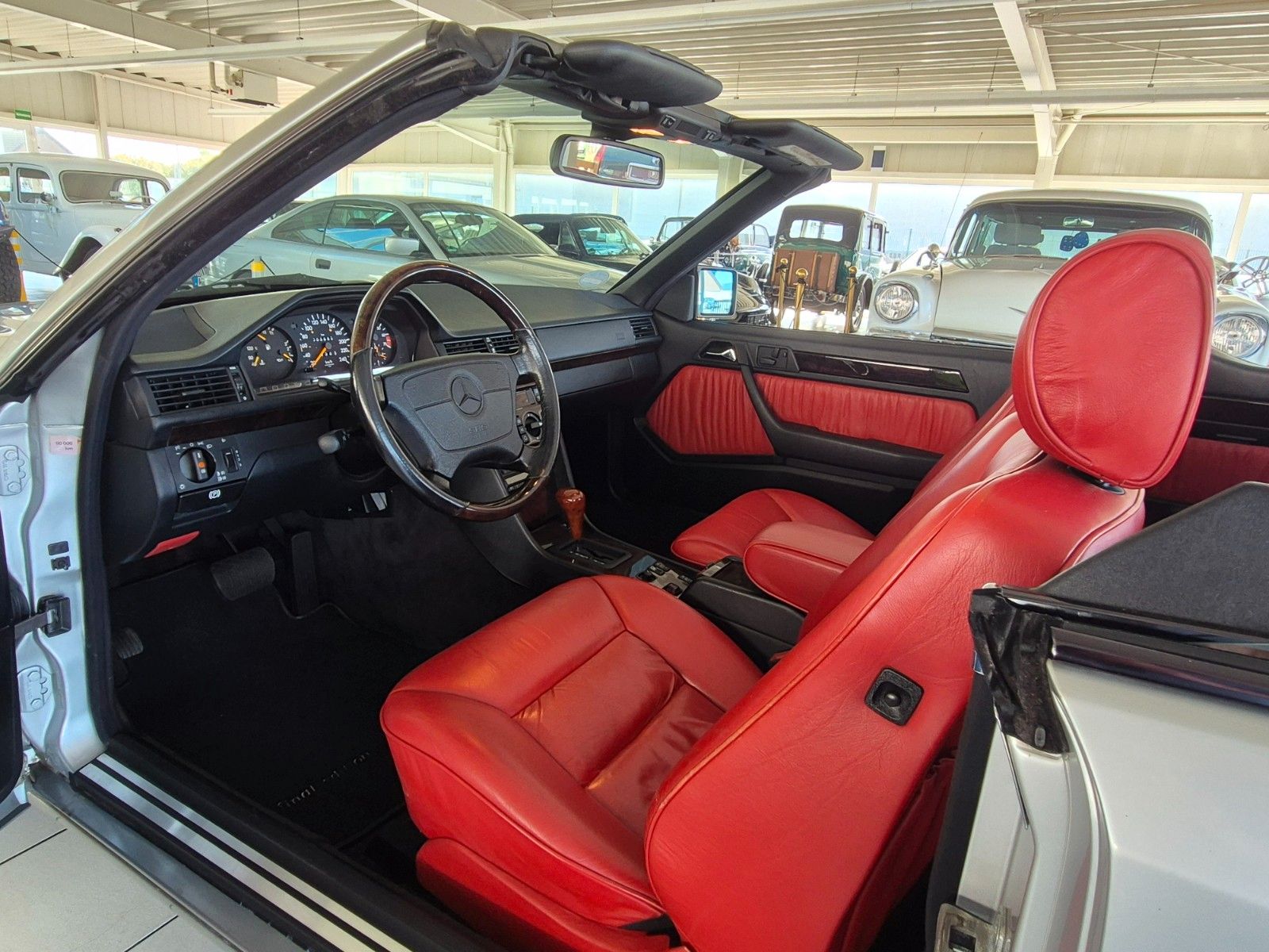 Fahrzeugabbildung Mercedes-Benz E 220 FINAL EDITION/1A Historie+Bestzustand