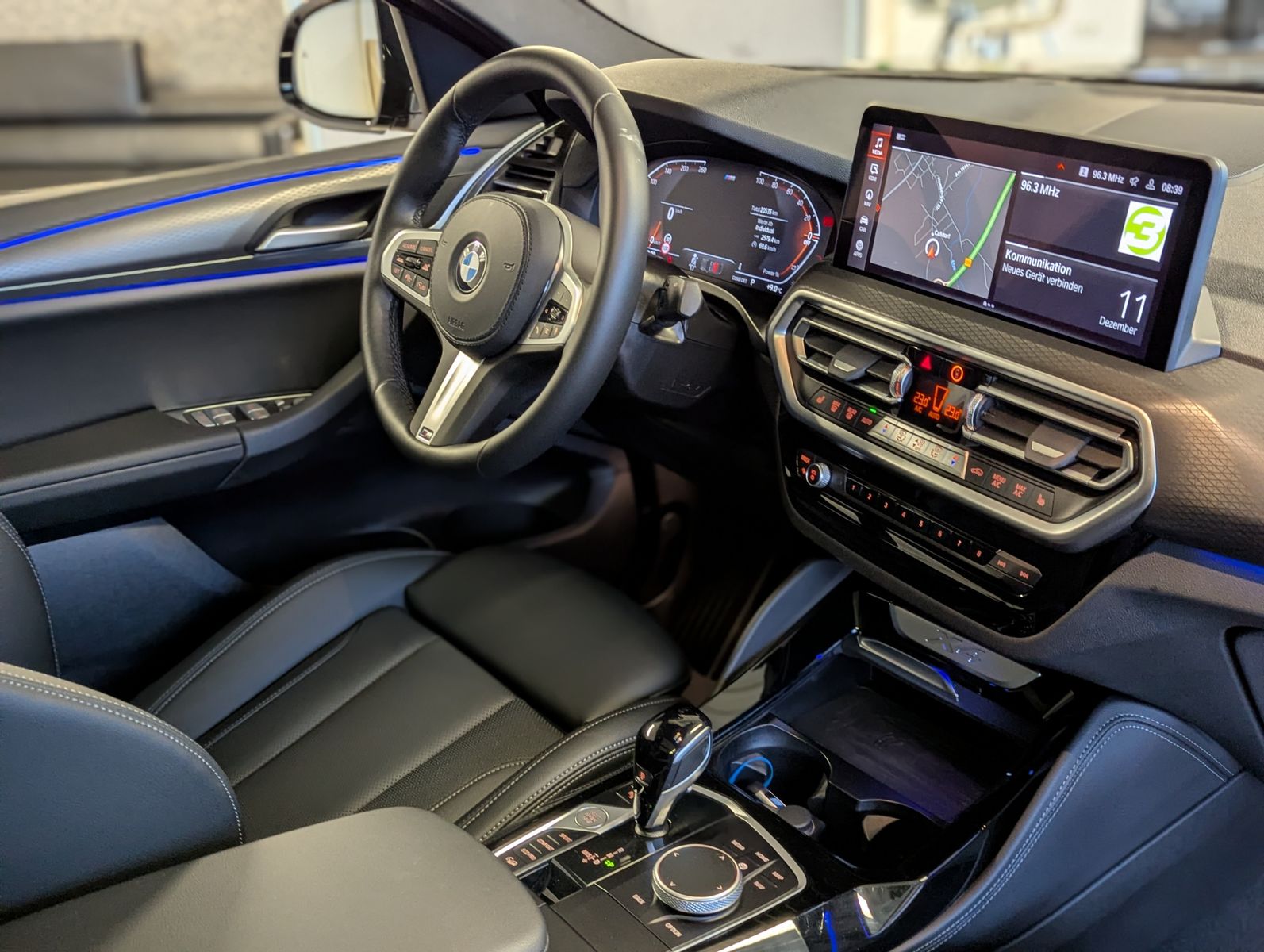 BMW X4 xDrive20i M-Sport Innov. ACC Laser Pano AHK - Image 11