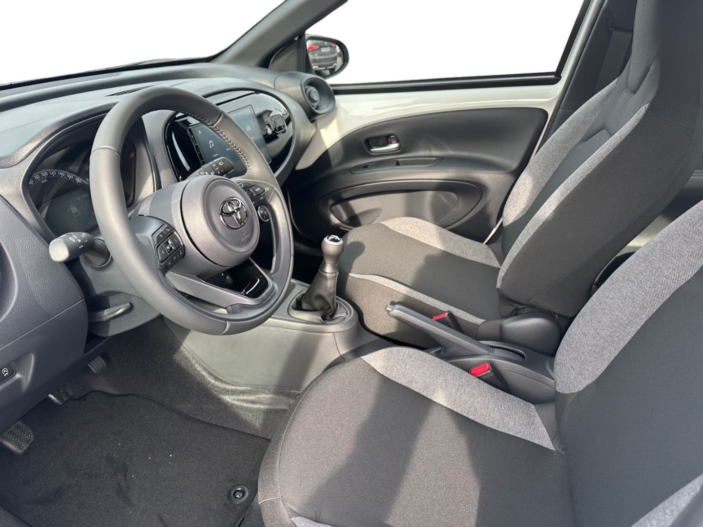 Toyota Aygo (X) - Bild 12
