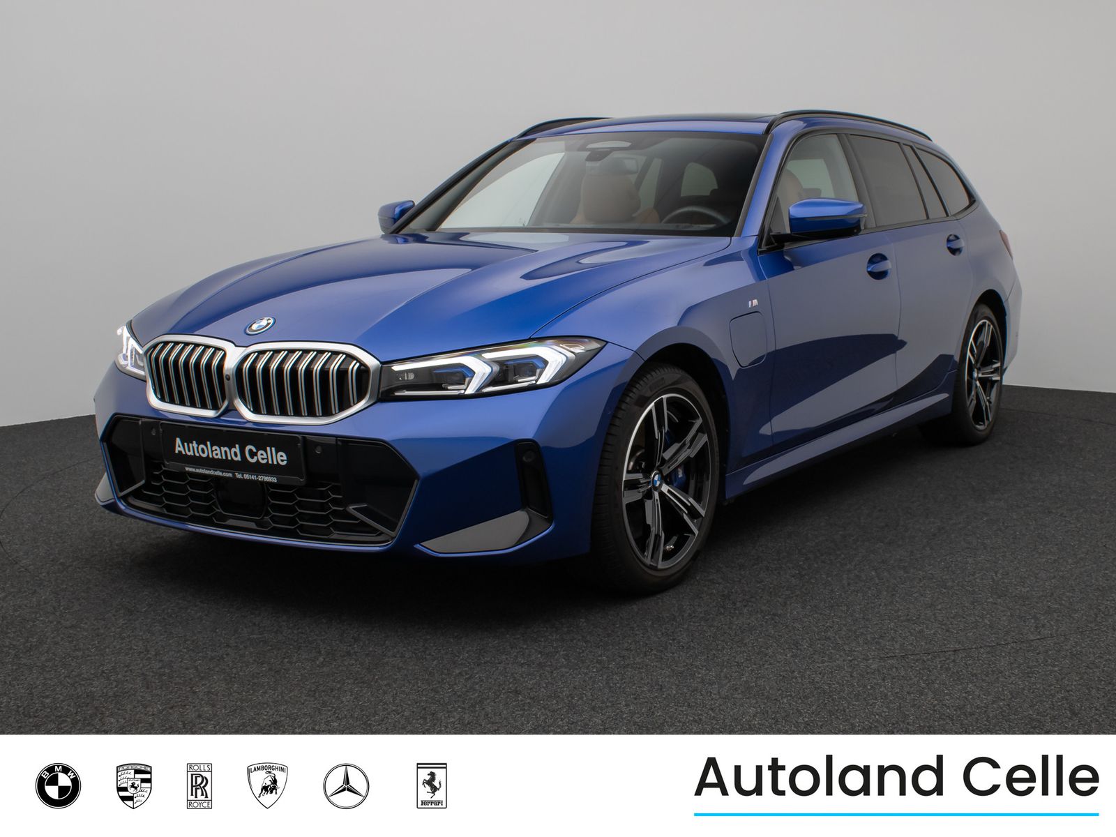 Fahrzeugabbildung BMW 330e M Sport Panorama 360°HUD HiFi AHK Komfort