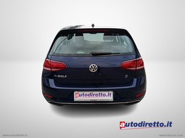 Volkswagen Golf - 10
