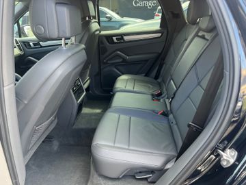 Porsche Cayenne - 12